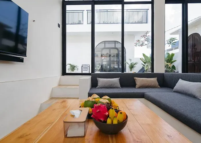 Villa Umajana - 9 Min To Beach, Private Oasis With Skyline Perch Canggu