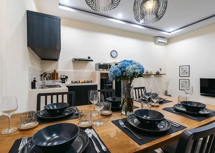 Villa Umajana - 9 Min To Beach, Private Oasis With Skyline Perch Canggu